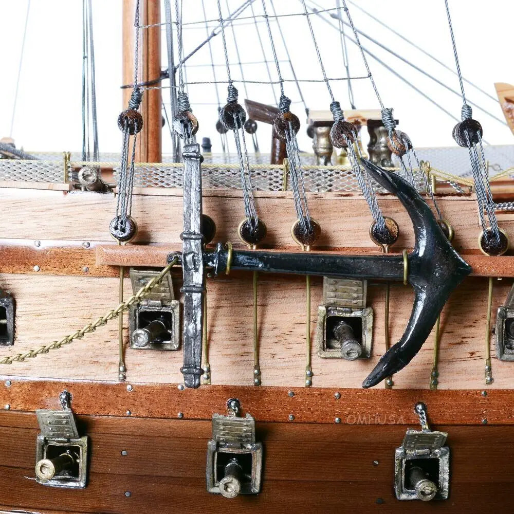 HMS Victory 56L With Display Case XL No Glass