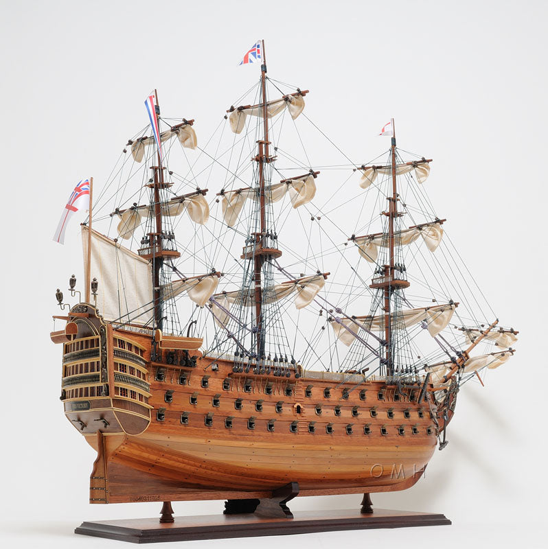 HMS Victory Midsize With Display Case