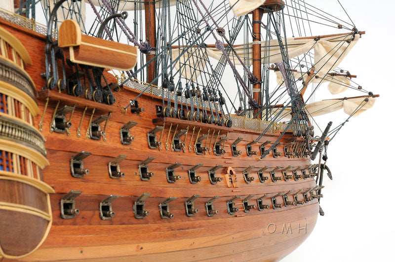 HMS Victory Large With Table Top Display Case