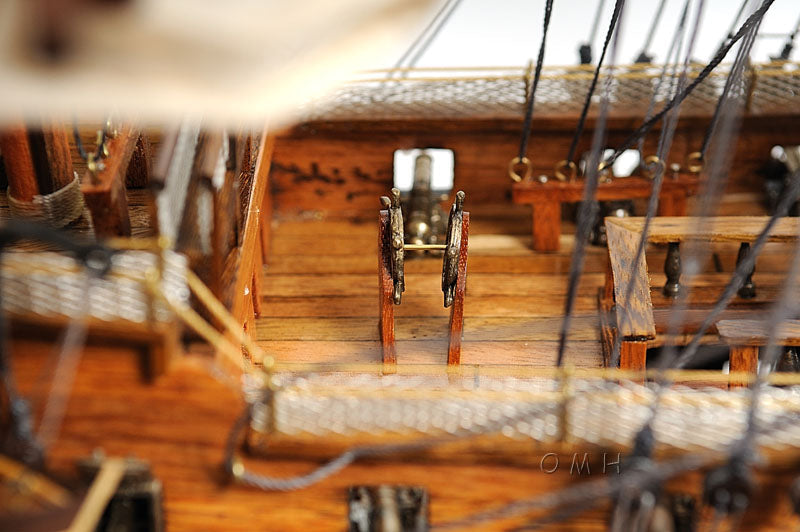 HMS Victory Large With Table Top Display Case