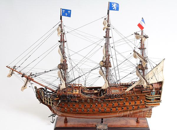 Royal Louis E.E.