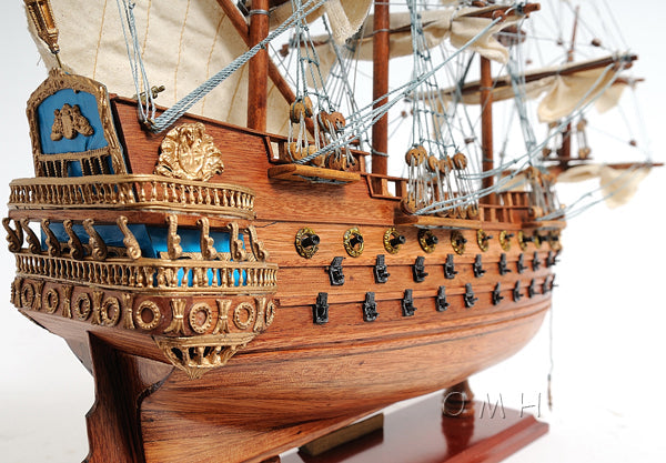 San Felipe Small with Display Case