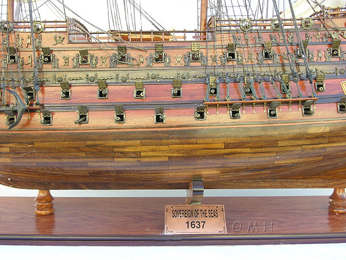 HMS Sovereign of The Seas XL With Display Case No Glass