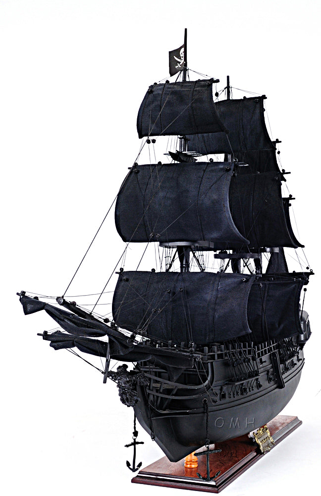 Black Pearl Pirate Ship Large With Table Top Display Case