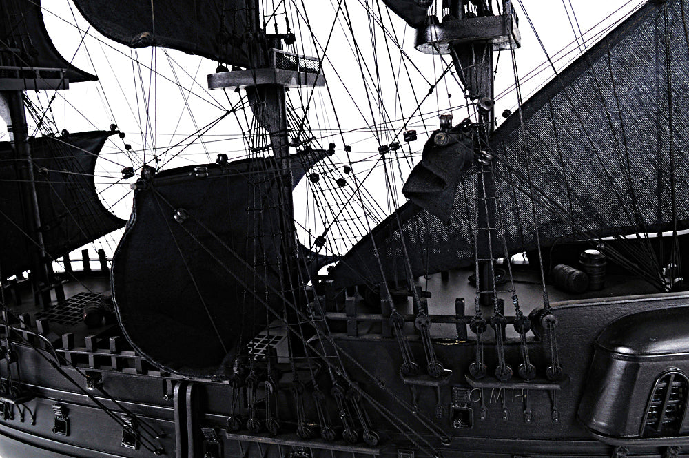Black Pearl Pirate Ship Large With Table Top Display Case