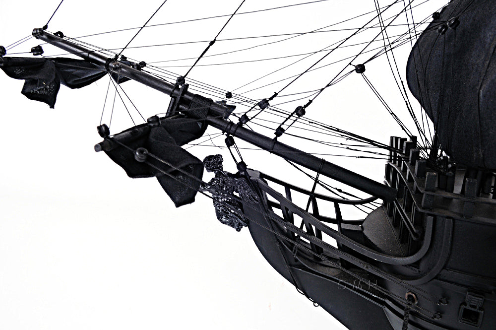 Black Pearl Pirate Ship Large With Table Top Display Case