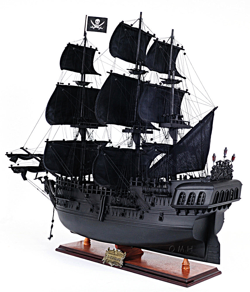 Black Pearl Pirate Ship Large With Floor Display Case