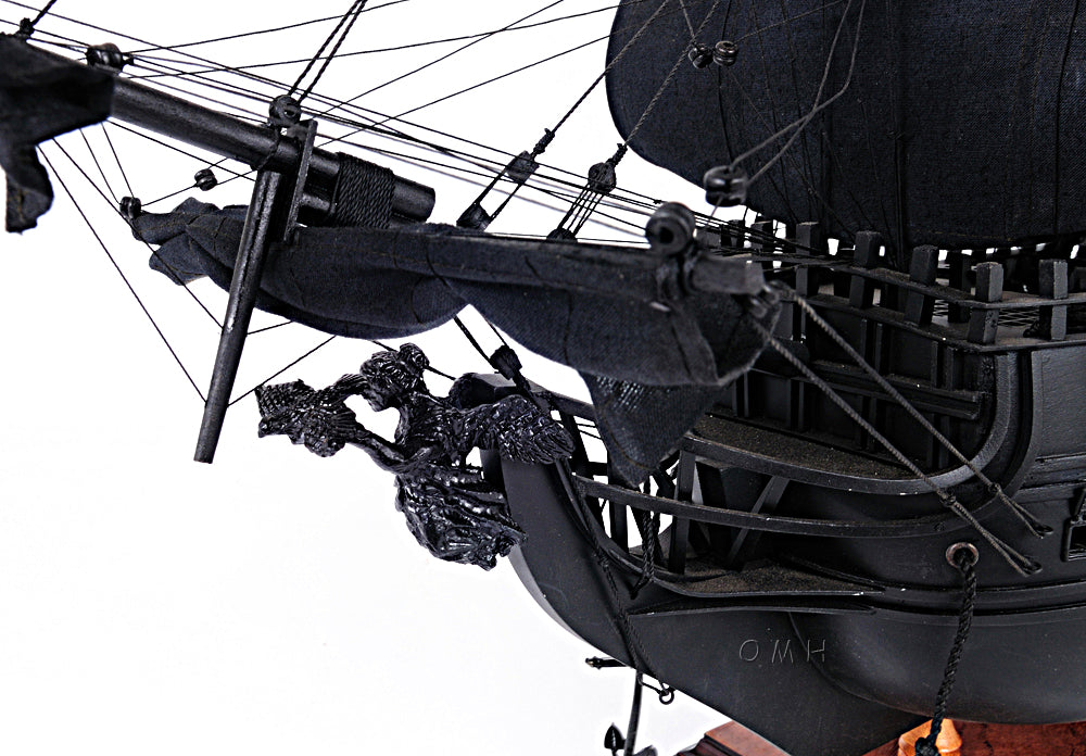 Black Pearl Pirate Ship Midsize With Display Case