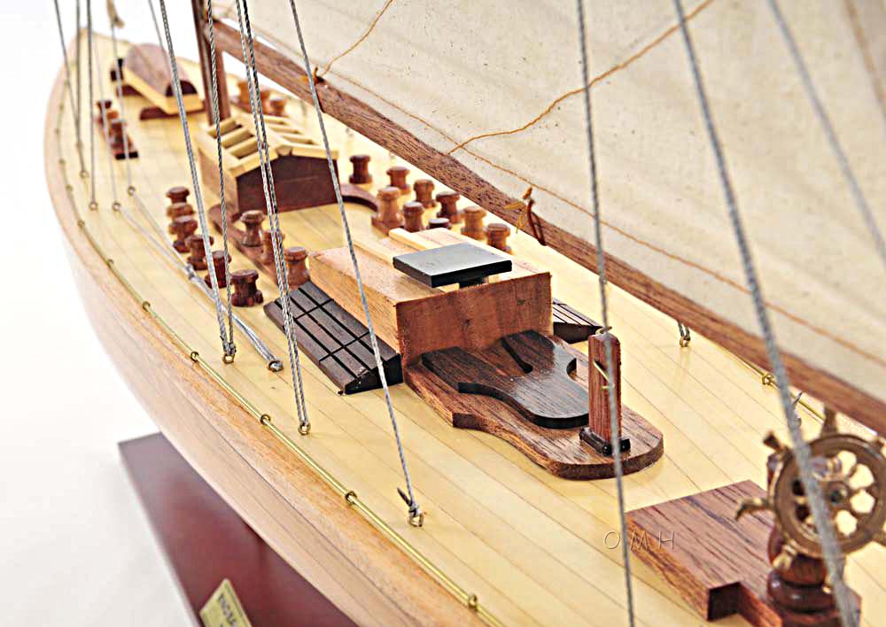 Endeavour 40