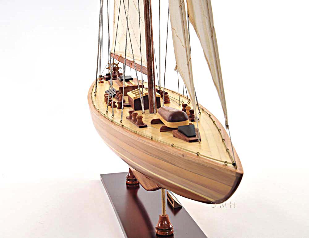 Endeavour 40
