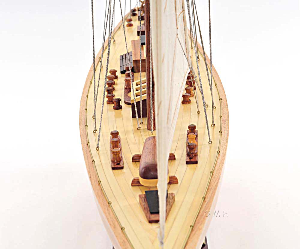 Endeavour 40
