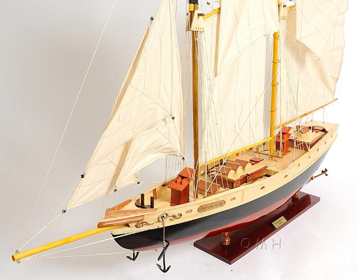 Bluenose II painted Medium