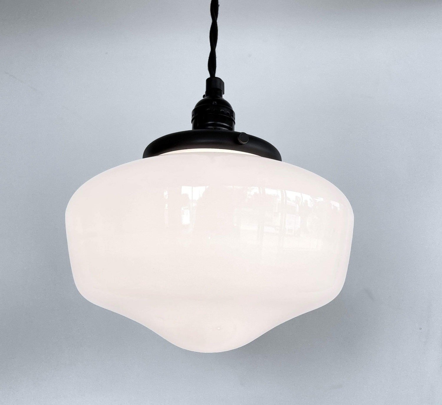 Schoolhouse Heritage Pendant Light |9"|