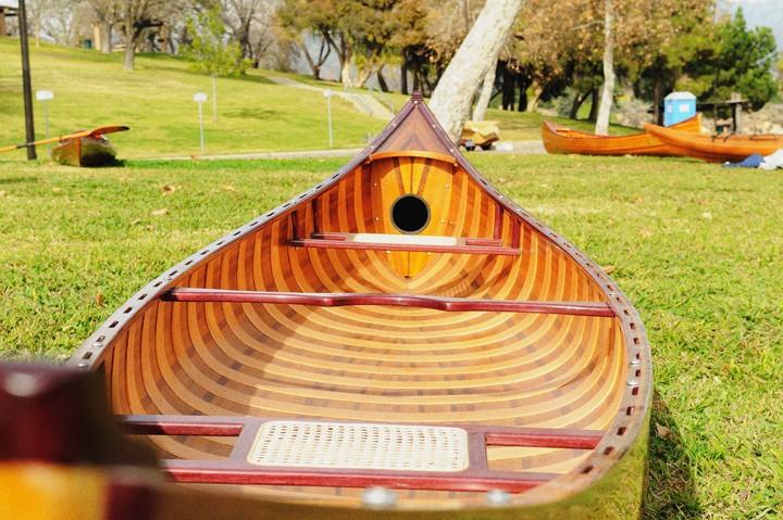 Wooden Canoe with Ribs 16
