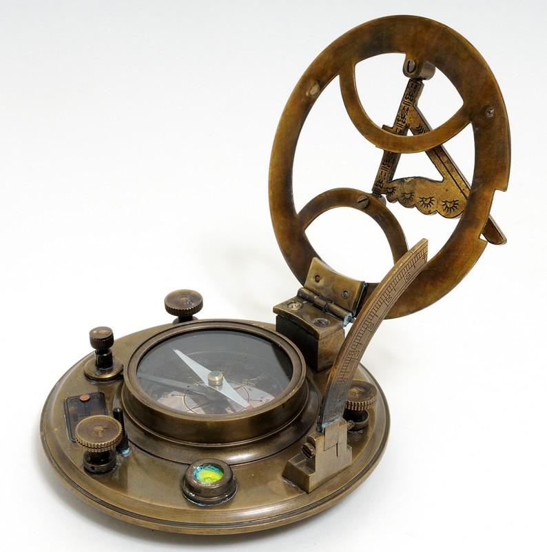 Sundial Compass in wood box (Large)