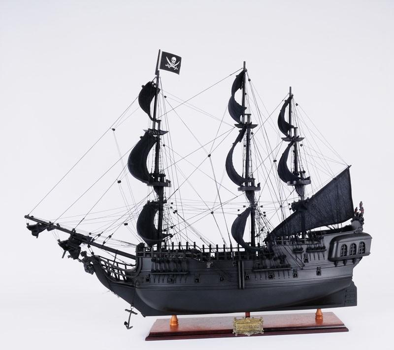 Black Pearl Pirate Ship Medium