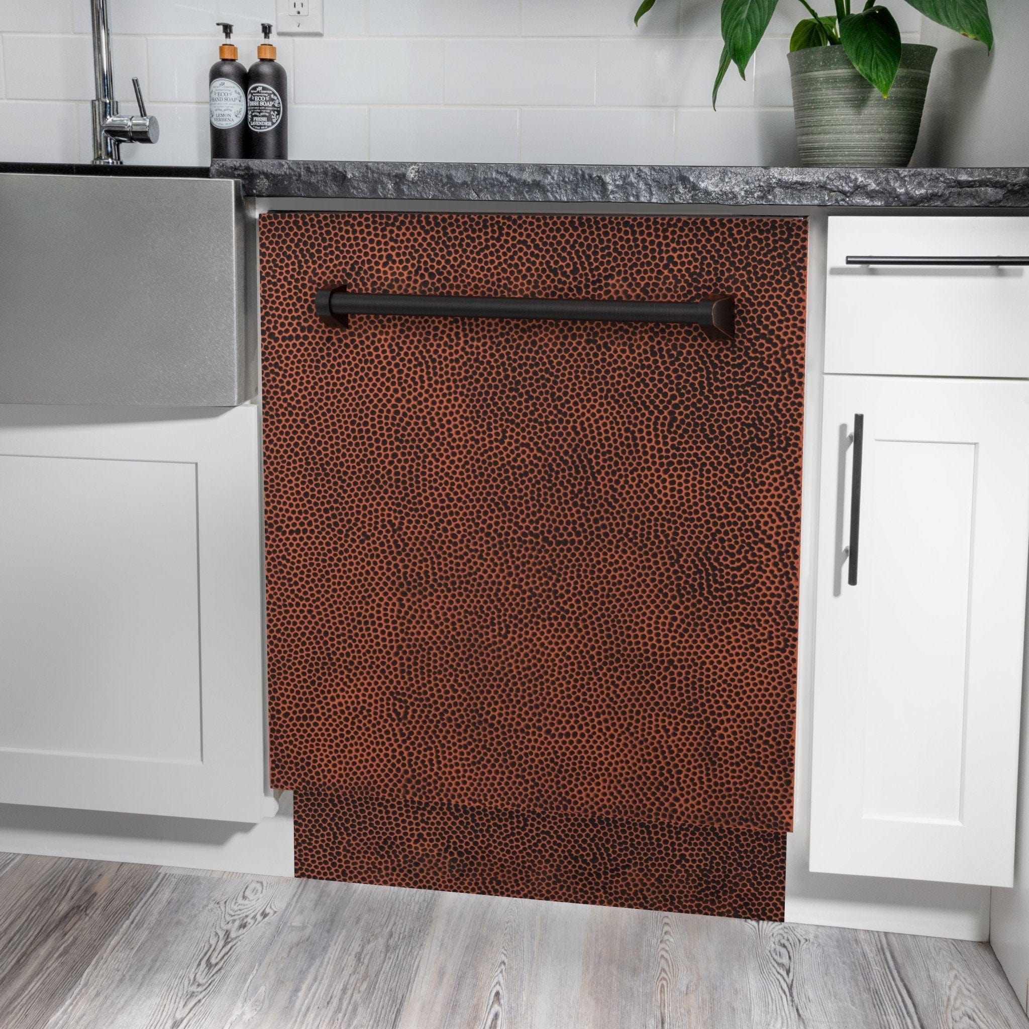 ZLINE 24" Dishwasher, Hammered Copper panel, Stainless Tub, DWV-HH-24
