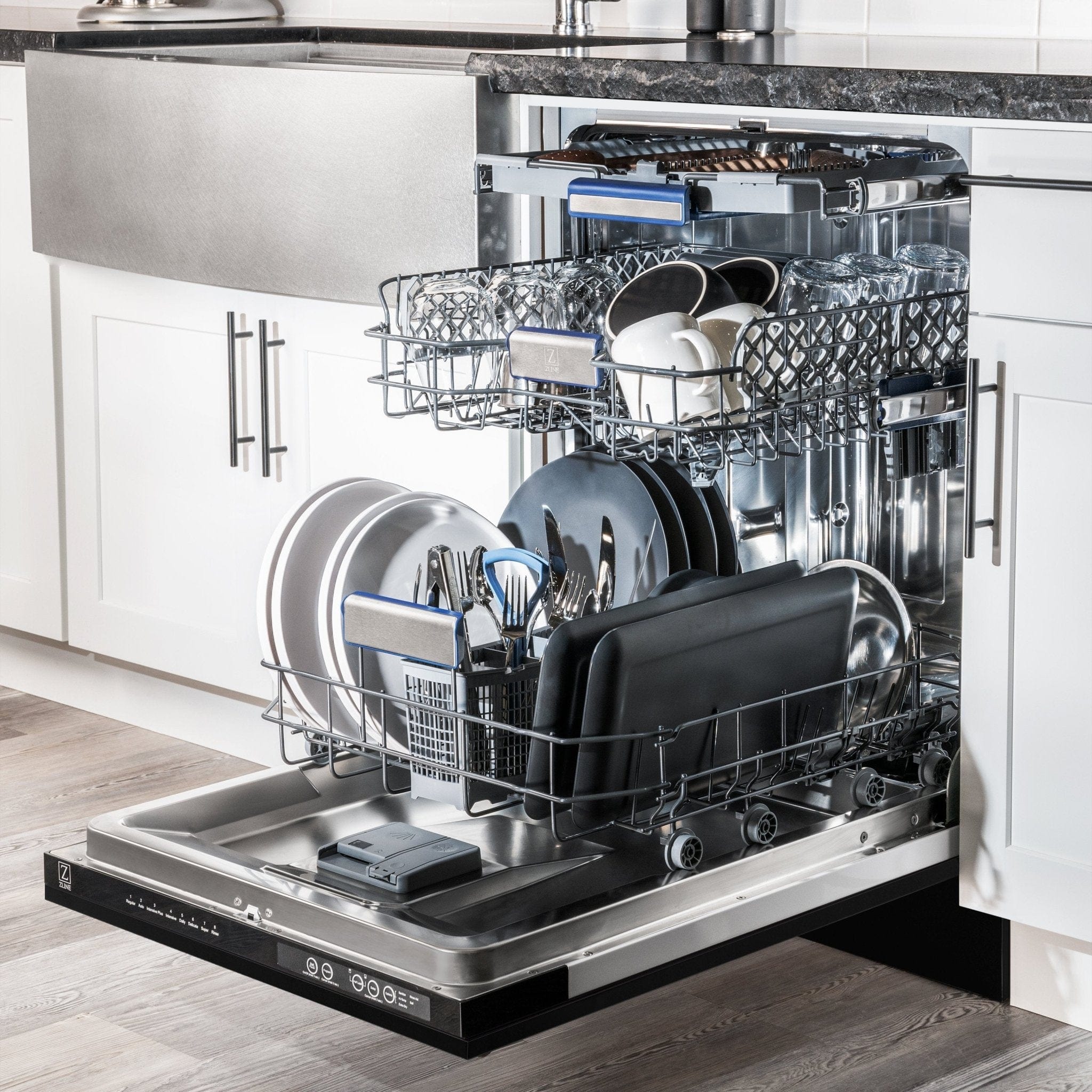 ZLINE 24" Dishwasher in Black Matte panel, Stainless Tub, DWV-BLM-24