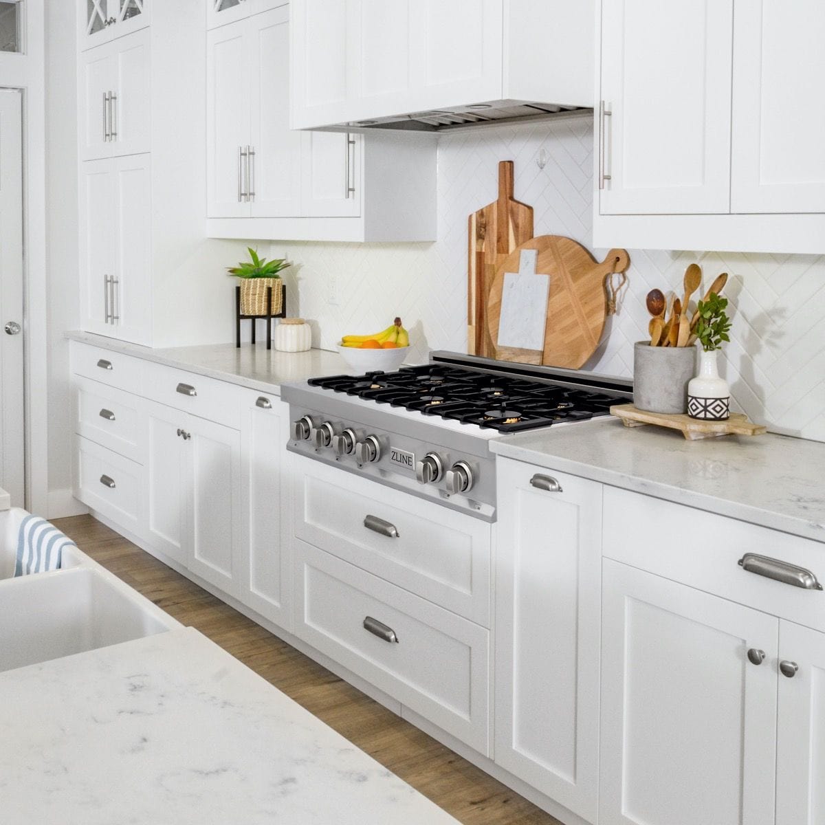 ZLINE 30" Porcelain Rangetop With 4 Gas Brass Burners, RT-BR-30