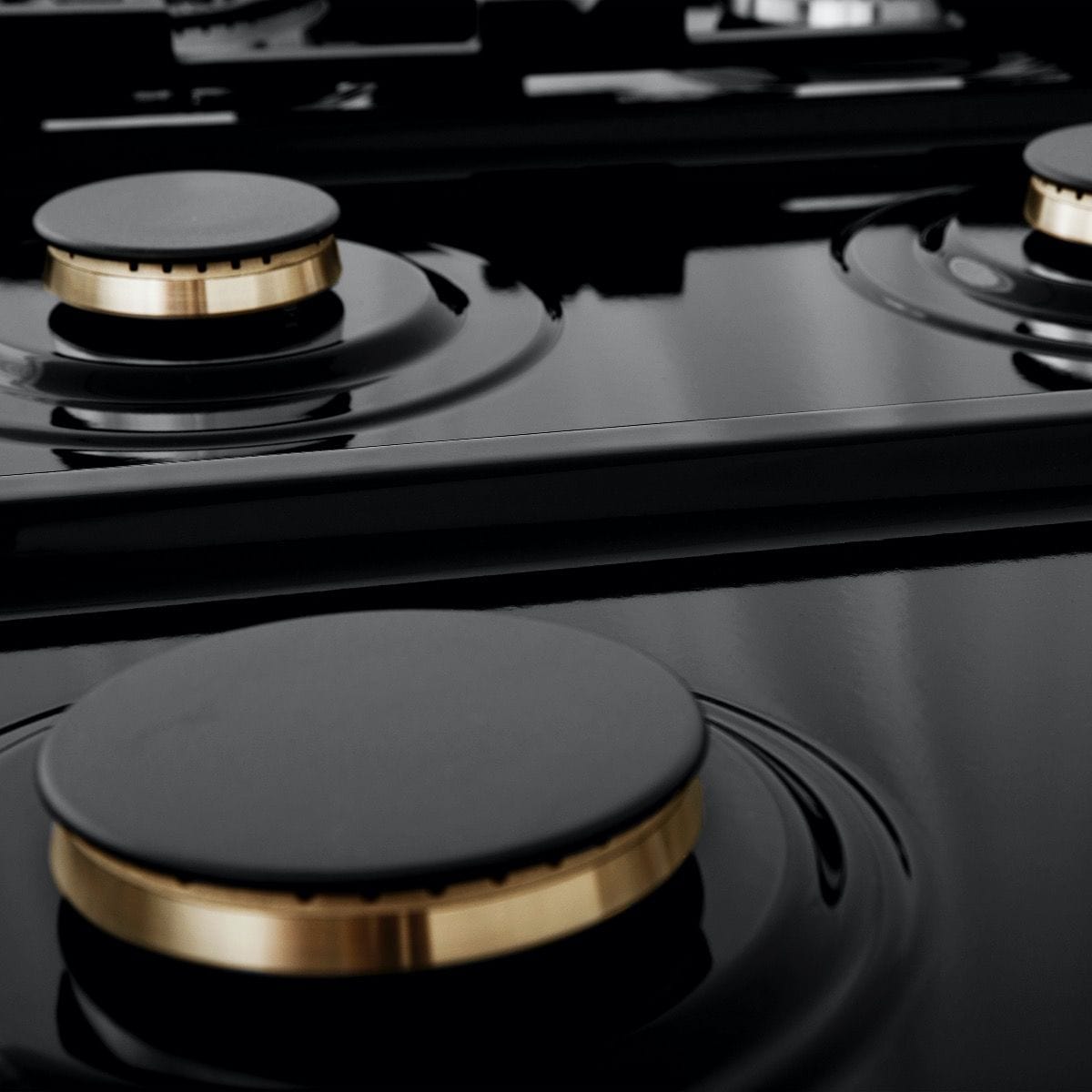 ZLINE 36" Porcelain Rangetop, DuraSnow®, 6 Brass Burners, RTS-BR-36