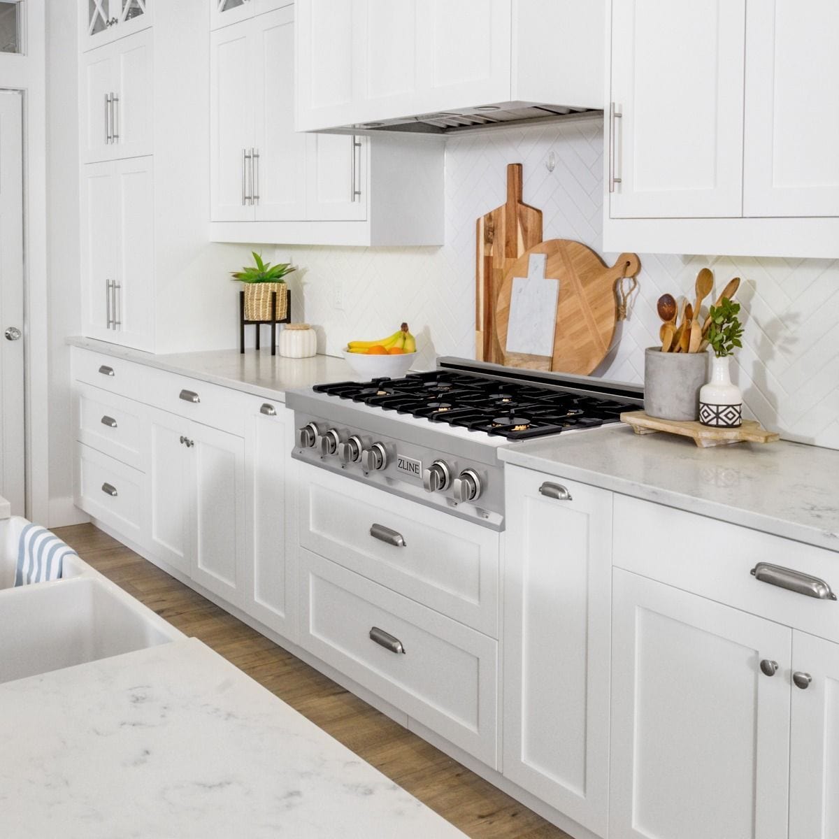 ZLINE 36" Porcelain Rangetop With 6 Gas Brass Burners, RT-BR-36